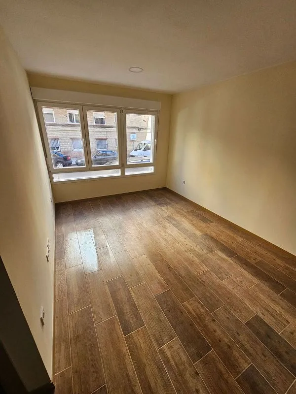 Rooms - Bright 2-Bedroom Flat in Jesús District, Zaragoza