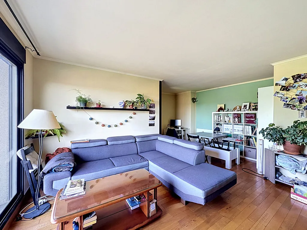 Séjour - Appartement avec Balcon et Vue Dégagée à Versailles