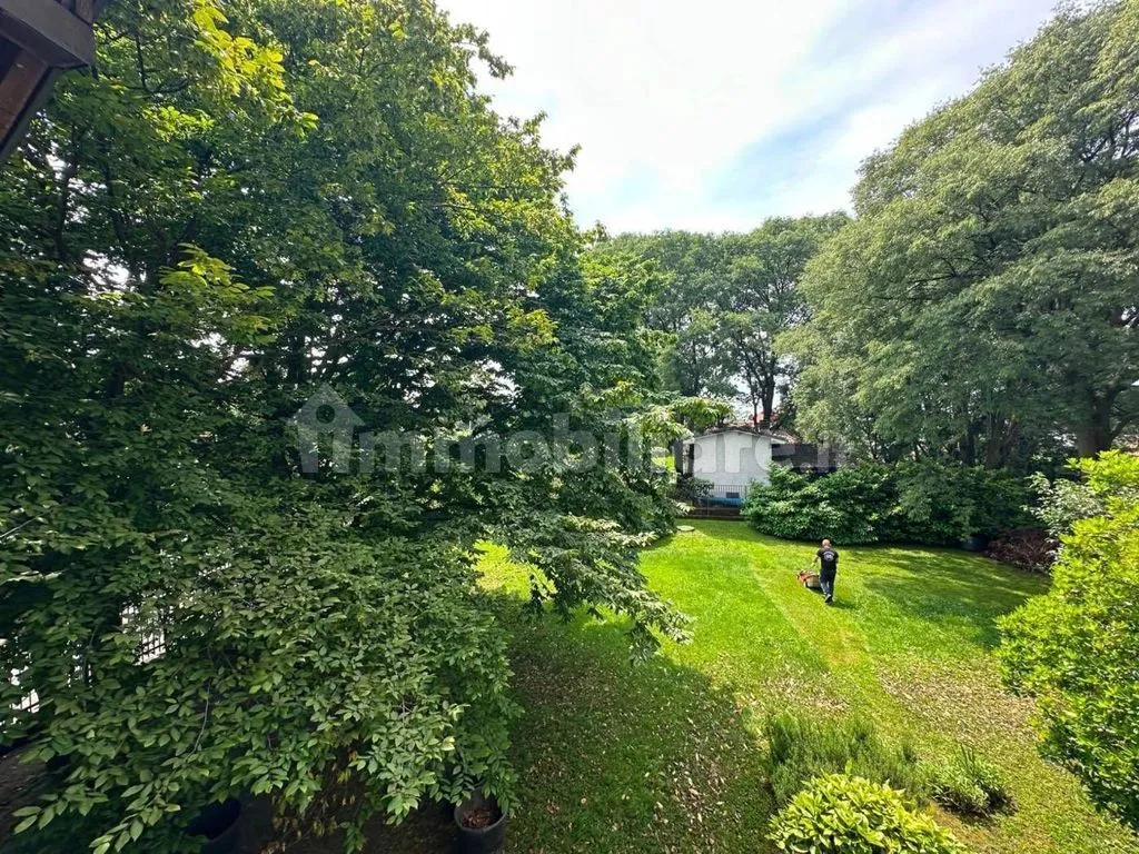 Jardin - Luxury Villa with Private Garden in Mozzo