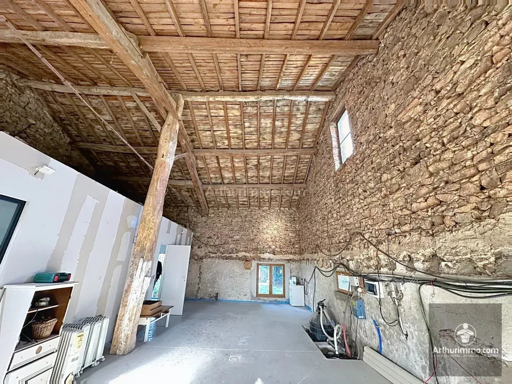 Pièces - Maison en Pierre avec Piscine à Saint-Jean-Saint-Maurice