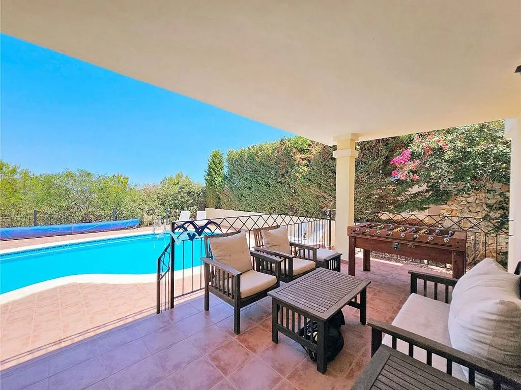 Pool - Chalet with Pool and Sea View in Golf Area