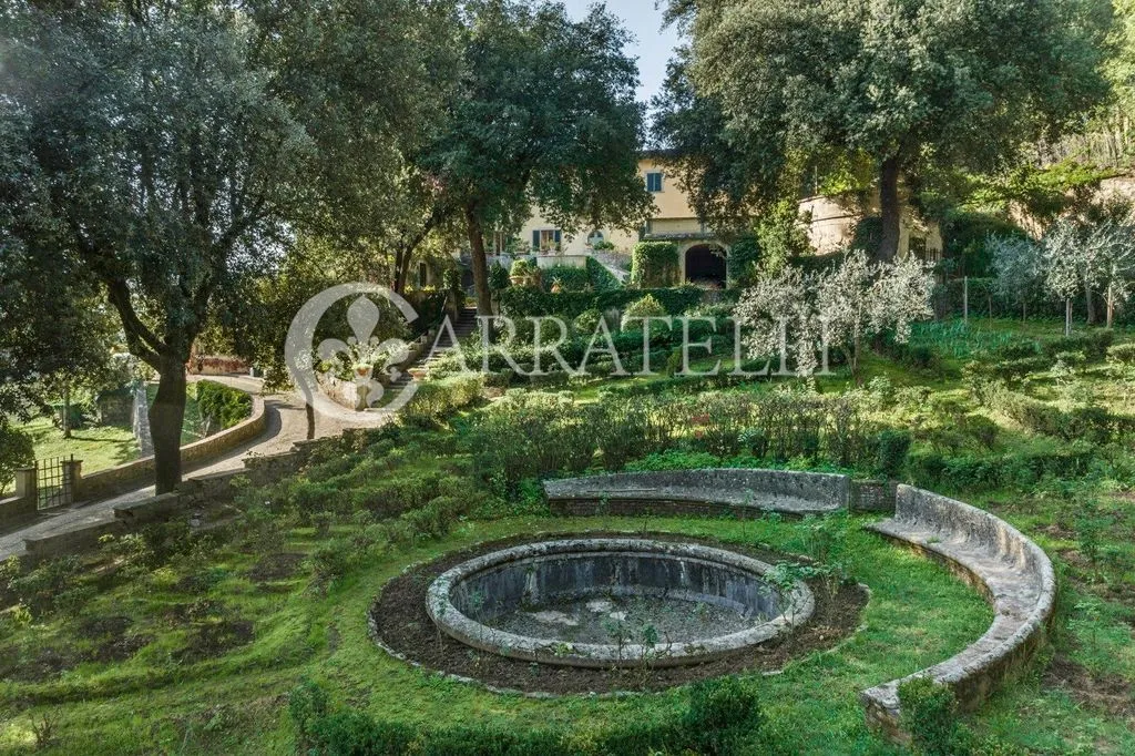 Jardin - Historic Villa with Private Park in Florence