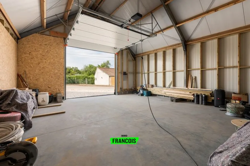 Garage - Maison Rénovée avec Lods au Centre de Scheldewindeke