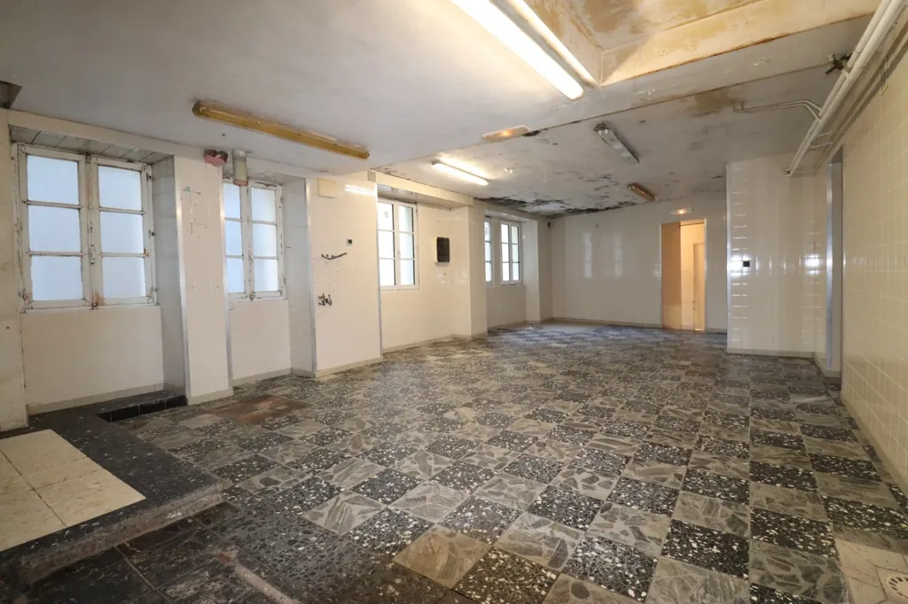 Rooms - Historic House with Commercial Space in Magnac-Laval
