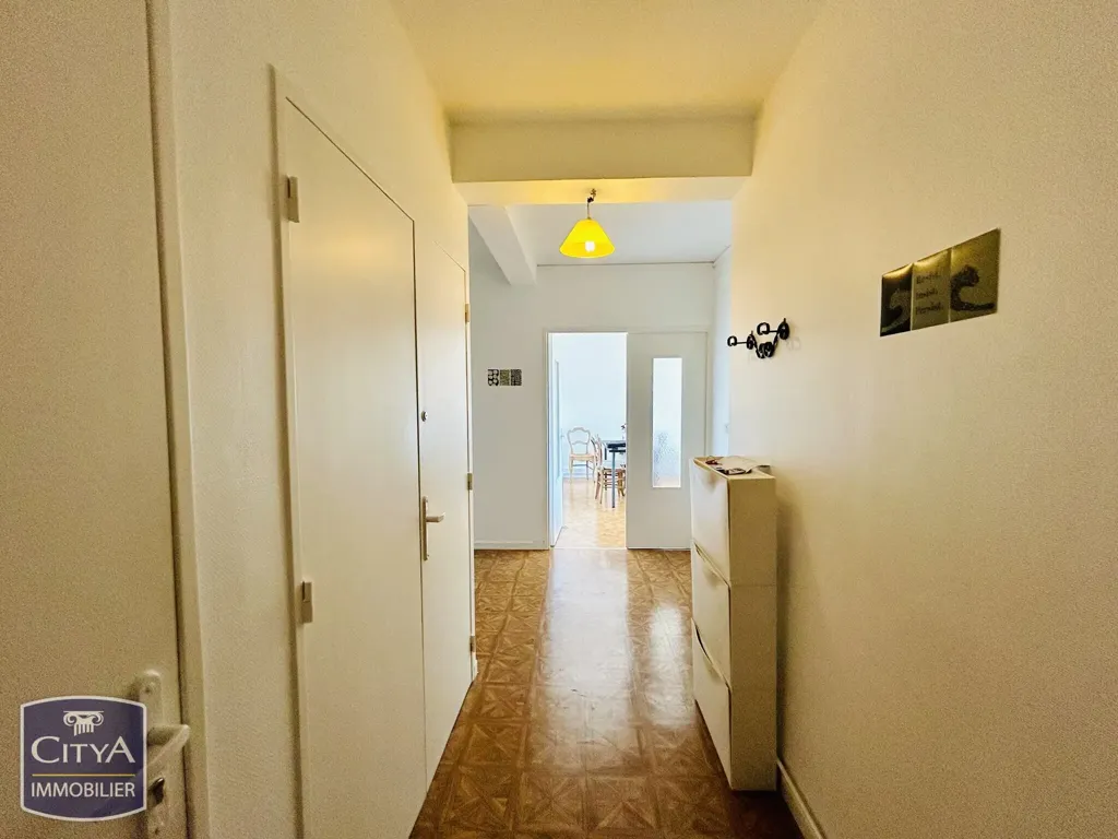 Esik - Colocation Flat with Balconies in Châteauroux