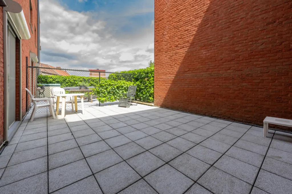 Terrasse - Appartement Équipé avec Terrasse et Parking à Anvers