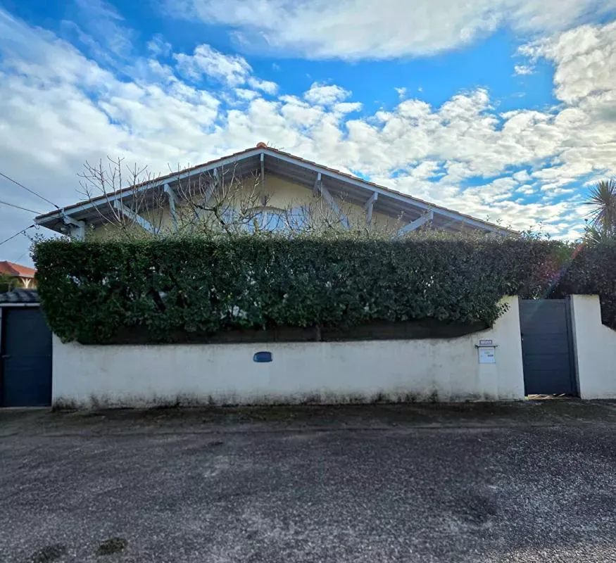 Välivaade - Spacious House with Annexe in Andernos Centre