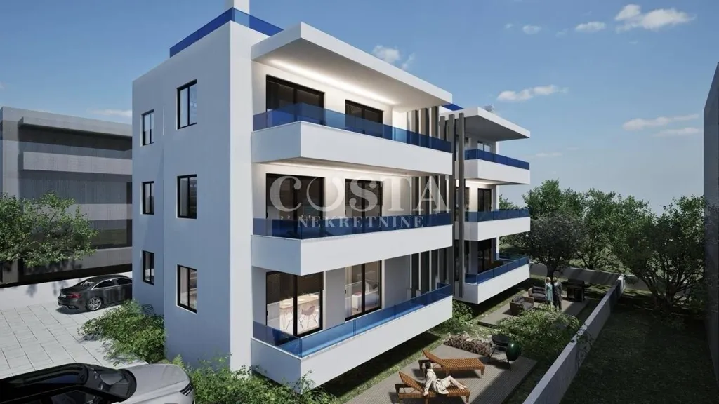 Apartment with Garden in Sukošan