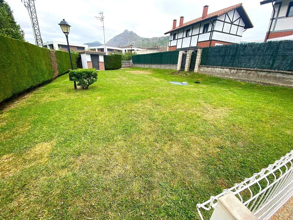 Jardin - Chalet with Pool and Terrace in Sámano, Castro Urdiales