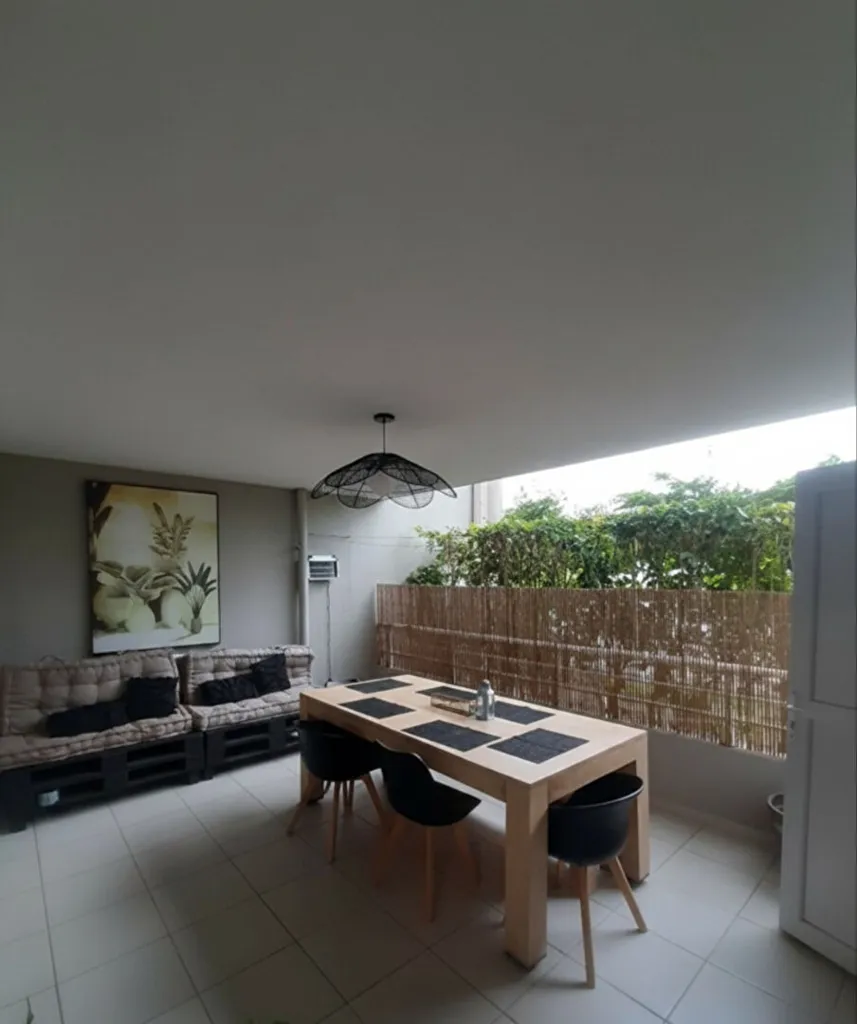 Terrasse - Appartement Meublé avec Terrasse à Le Lamentin