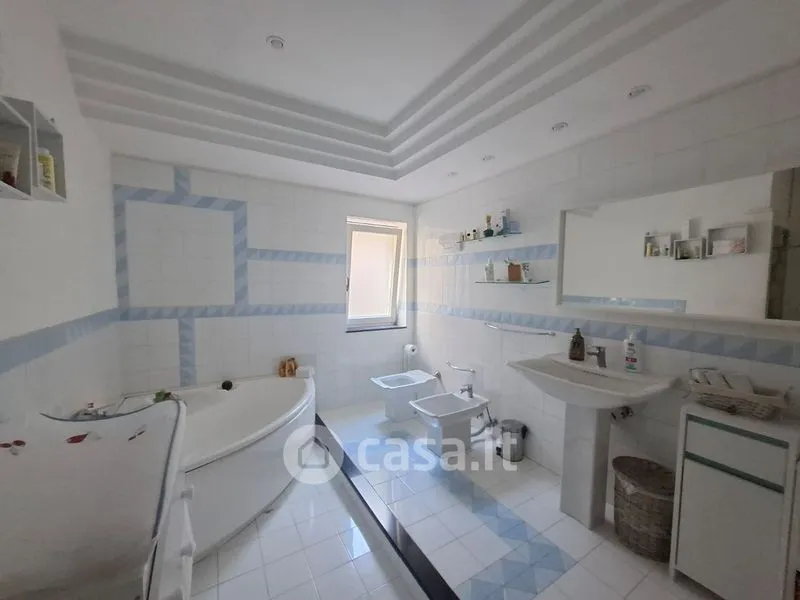 Salles de bain - Apartment with Terrace in Central Siano