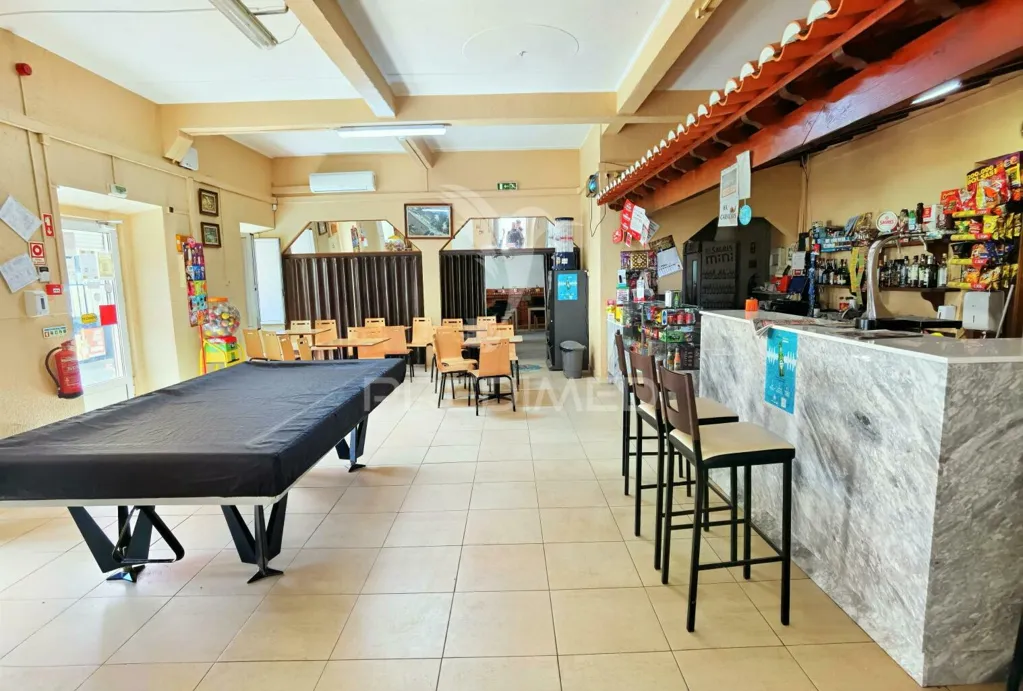 Toad - Restaurant with Terrace in Santarém