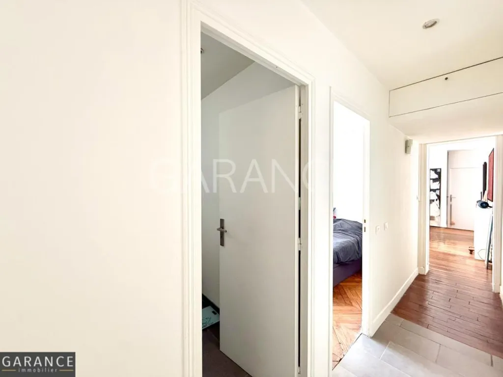 Hallway - Charming 3-Piece Paris Flat, Top Floor