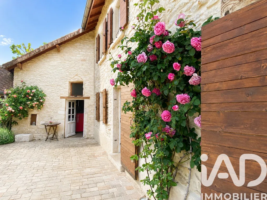 Jardin - Maison 5 pièces à Bouvesse-Quirieu