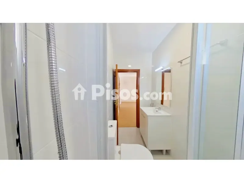 Vannitoad - Three-Bedroom Flat with Ascensor in Puente de Vallecas