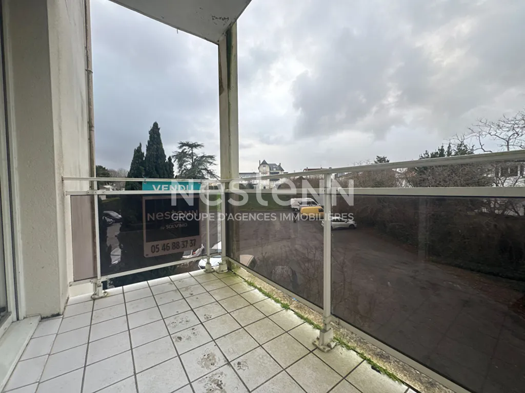 Balcon - Appartement T1 avec Balcon et Piscine à Saintes