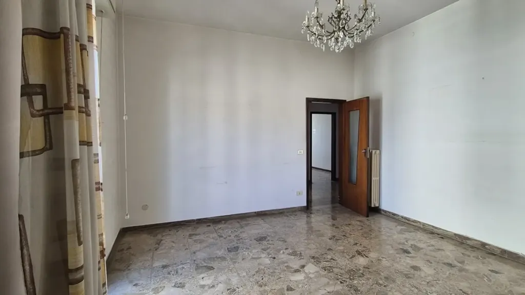 Pièces - Spacious Apartment with Balcony in Modena