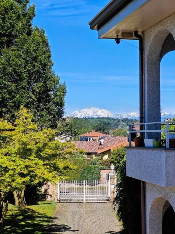 Balcon - Luxury Villa with Pool in Castronno