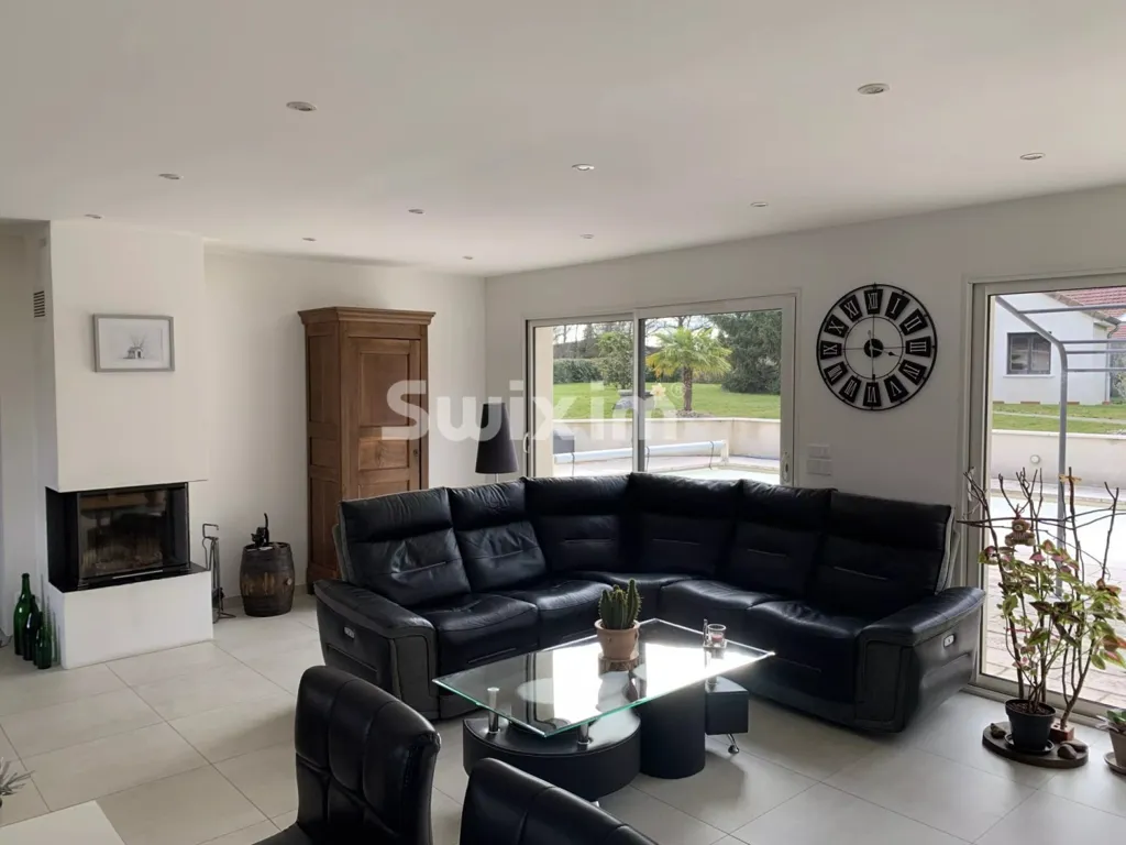 Elutuba - Contemporary Villa with Pool in Chaudenay
