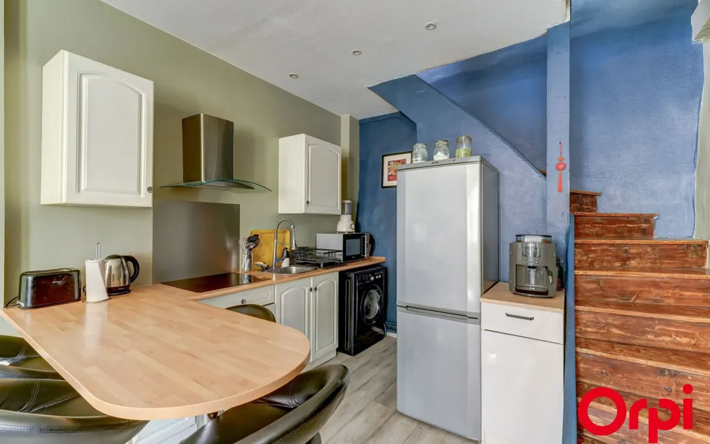 Kitchen - Charming 2-Bedroom House in Caluire