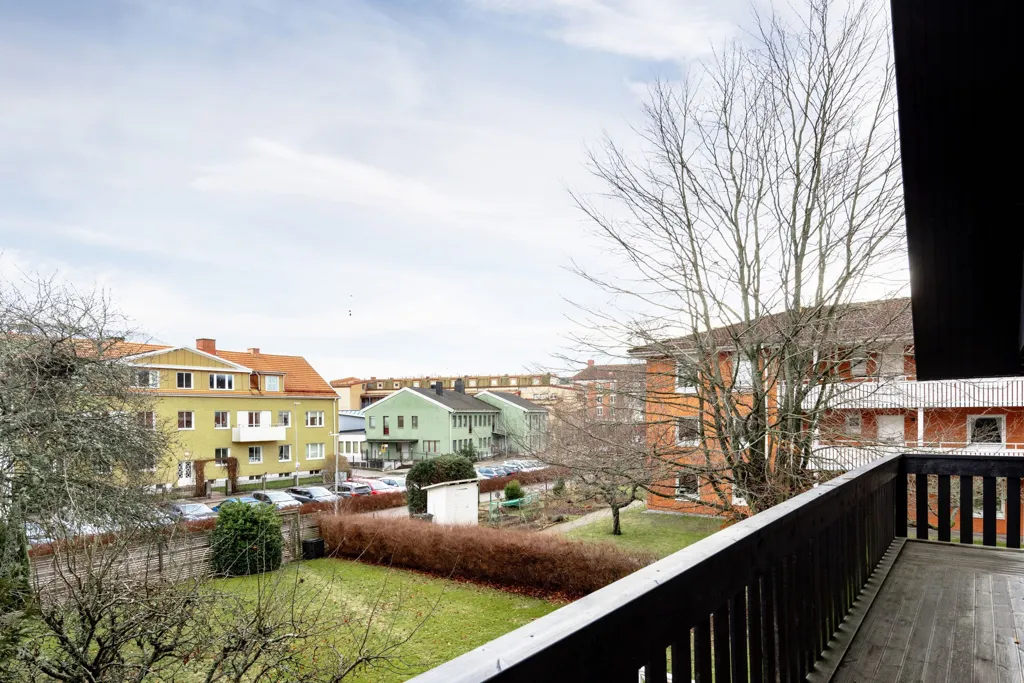 Balcony - Architectural Villa with Rental Unit in Väster