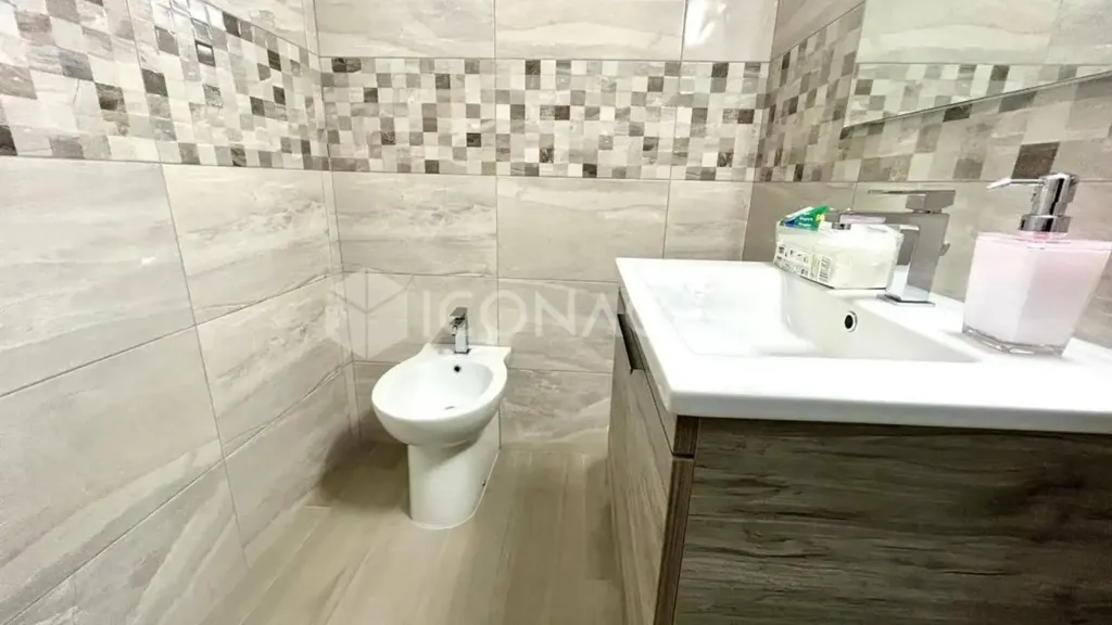 Vannitoad - Rear-Facing Apartment with Box in San Severo