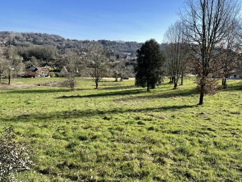 Aed - Buildable Plot with City View in Sarat