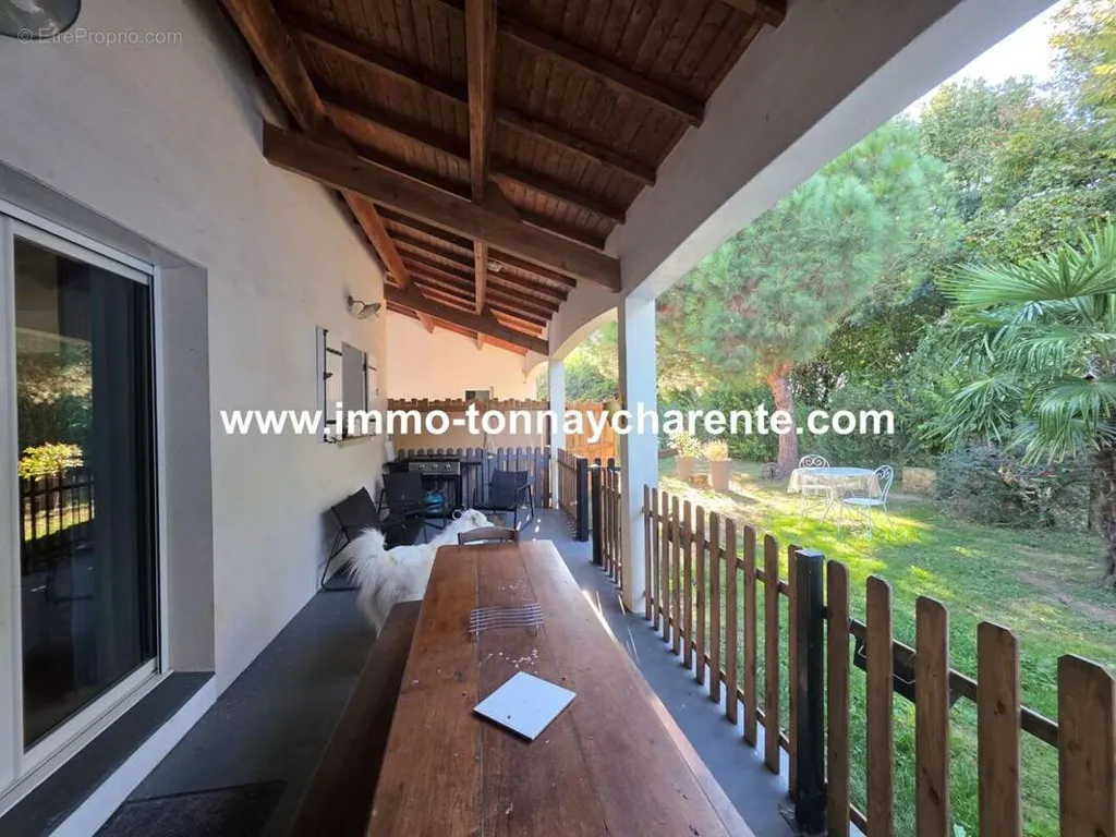 Terrace - Semi-Detached House with Garden in Tonnay-Charente