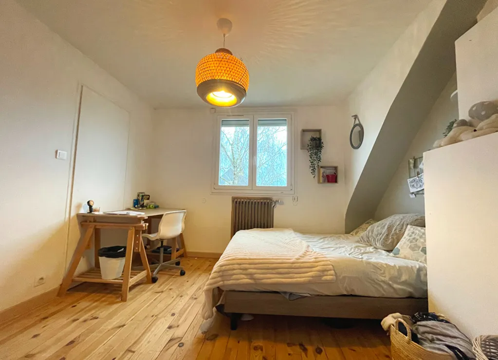 Chambres - Maison Rénovée avec Jardin à L'Hermitage