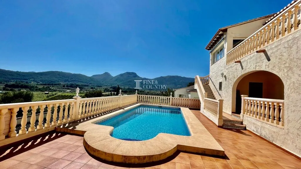 Piscine - Luxury Villa with Mountain Views in Jalón