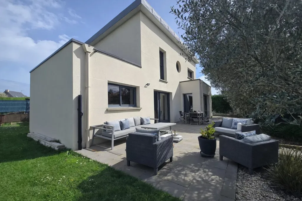Terrasse - Maison contemporaine avec vue dégagée à Plérin