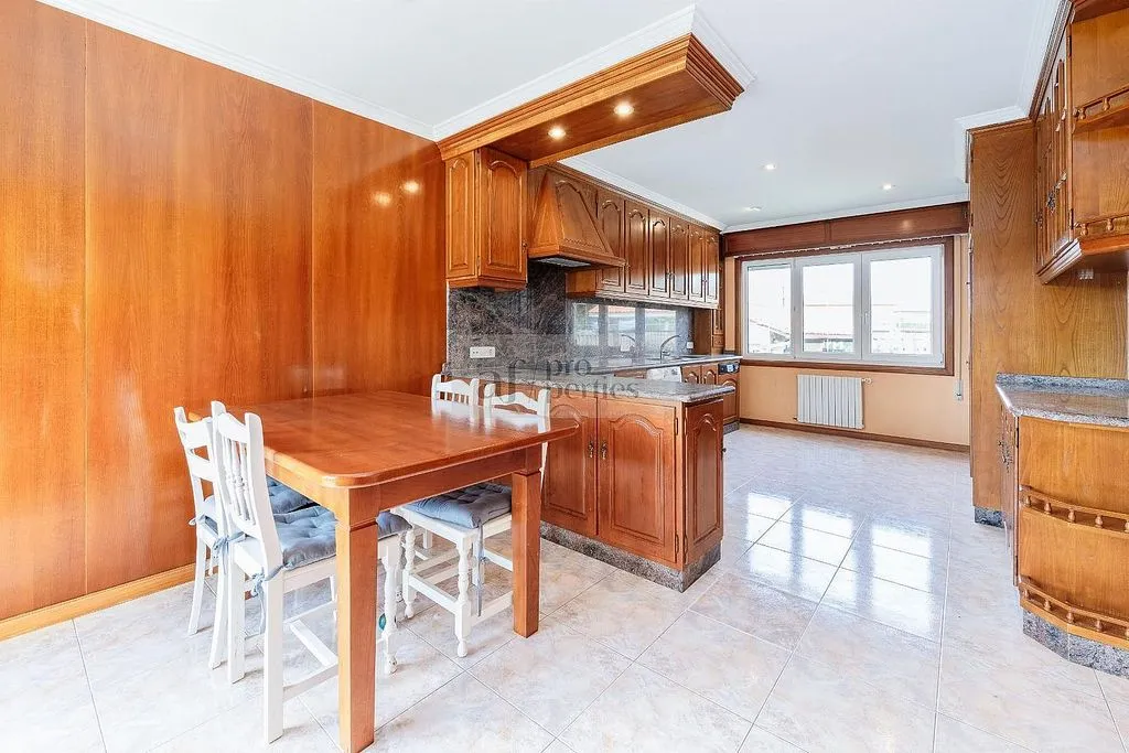 Kitchen - Chalet with Terrace and Sea View in Nigrán