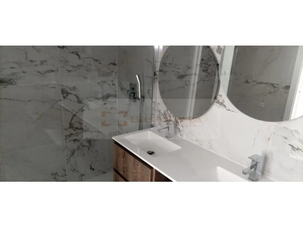 Vannitoad - Luxury House with Modern Architecture in Seixal