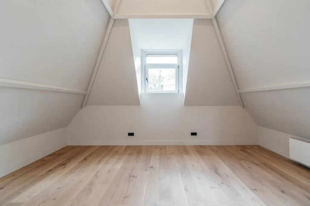 Pièces - Renovated Maisonette with Roof Terrace in Duinoord