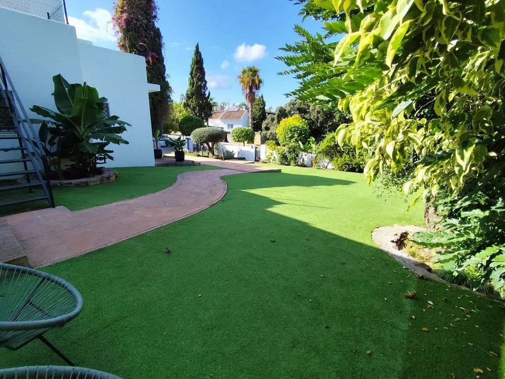 Jardin - Villa with Pool and Terrace in Sotogrande Costa