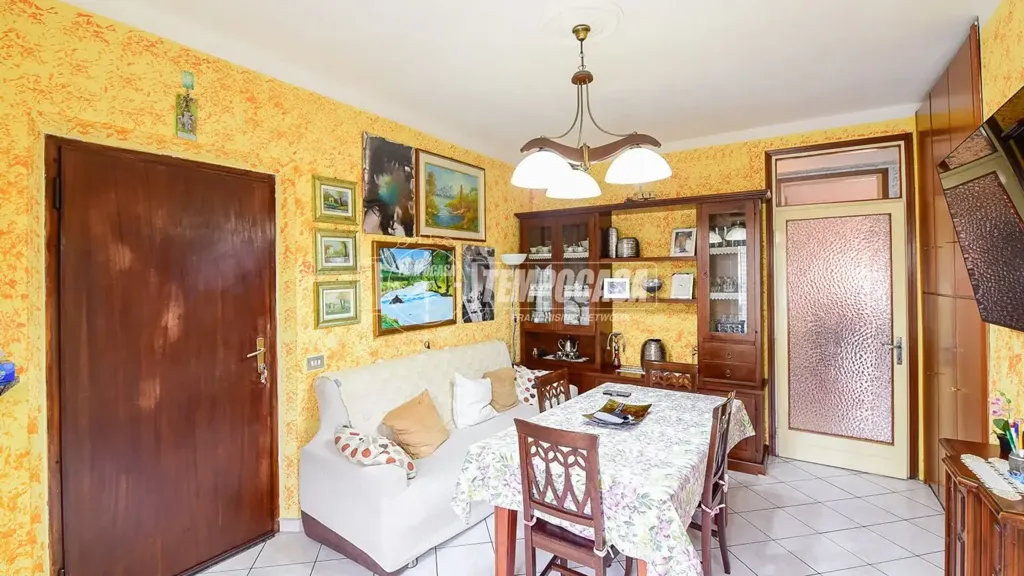 Salle à manger - Terrace Flat in Albese Con Cassano