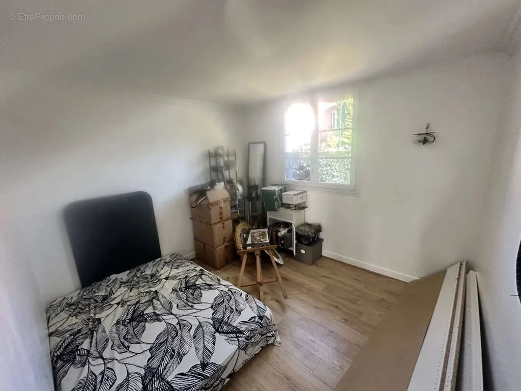 Chambres - Appartement Lumineux 4 Pièces à Colombes