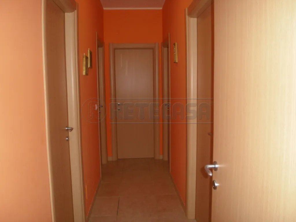 Entrée - Duplex Apartment with Triple Exposure in Siracusa