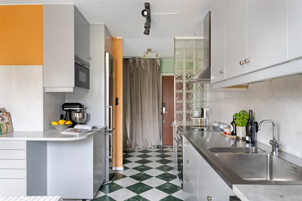 Köök - Stylish Apartment with South-Facing Balcony in Gärdet