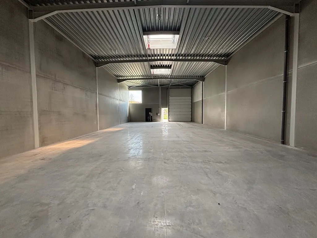 Garage - Magasin Neuf avec Accès Routier à Harelbeke