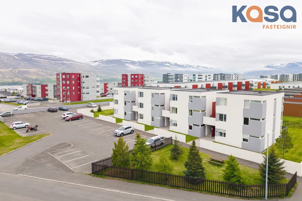 Extérieur - 3-Bed Apartment with Balcony in Naustahverfi