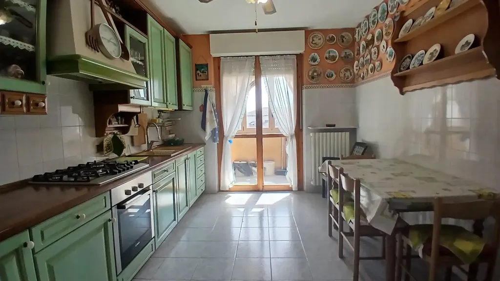Cuisine - Triplex Apartment with Balconies in Mortara