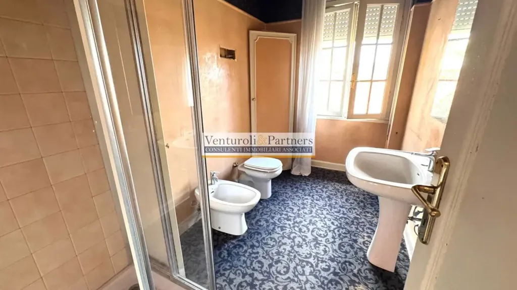 Salles de bain - Elegant Villa with Terraces in Brescia