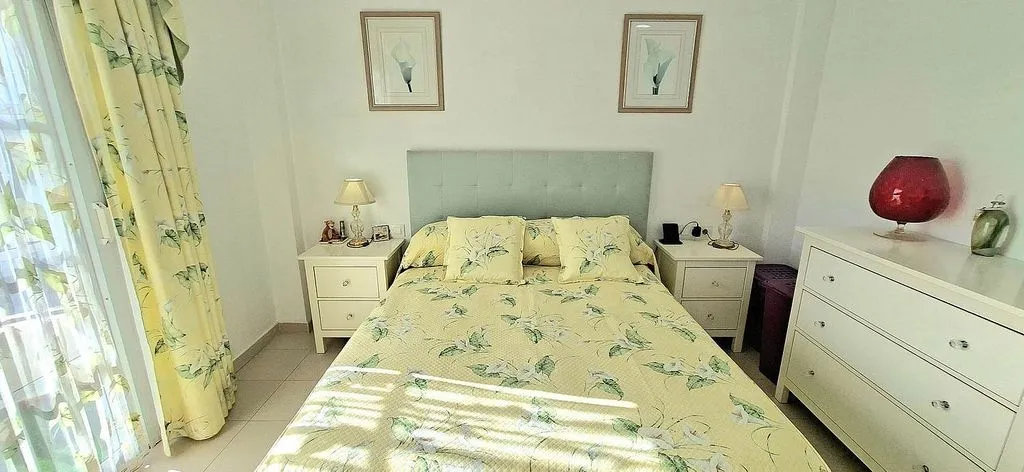 Magamistoad - Semi-Detached Villa with Pool in Chayofa
