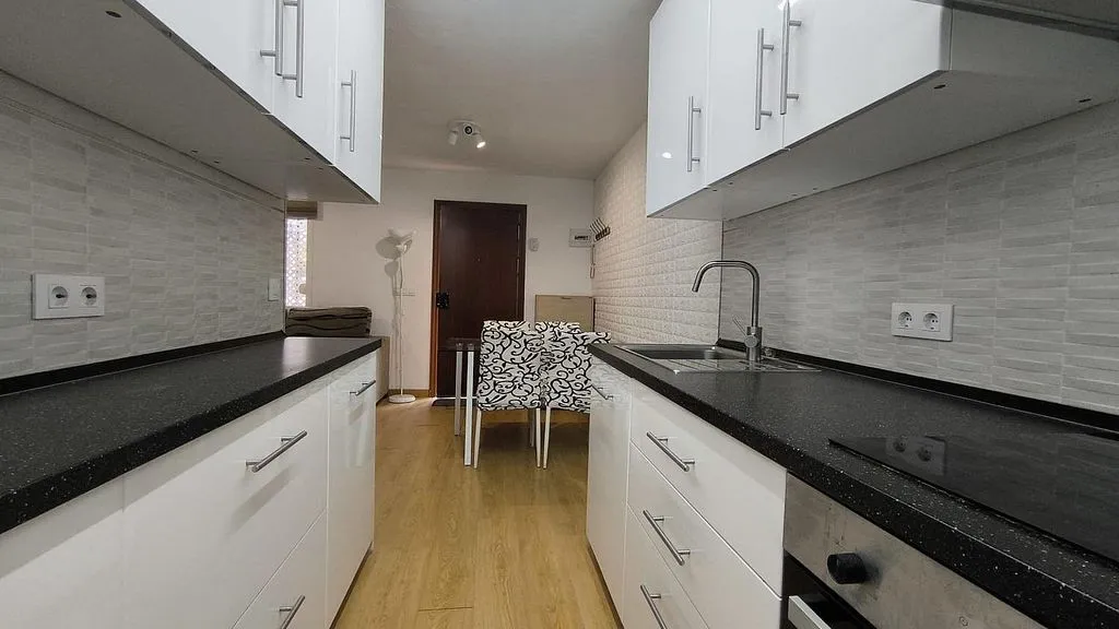 Cuisine - 1-Bedroom Flat with Balcony in Camas