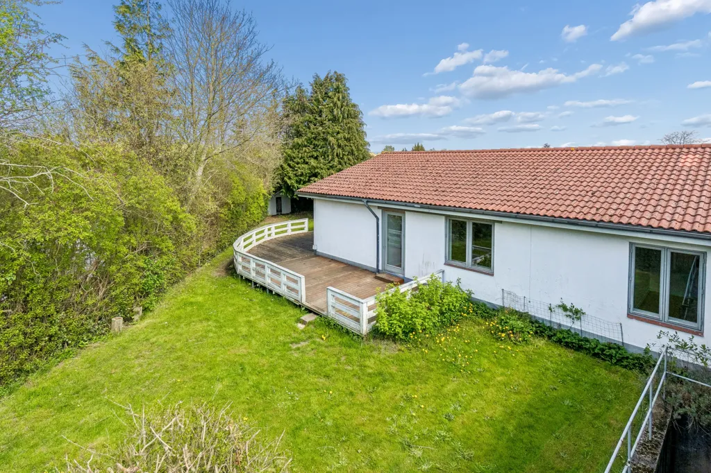 Giardino - Corner Villa with Two Units in Ejlstrup