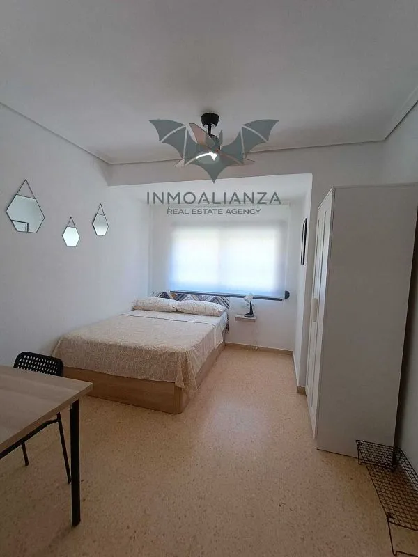 Magamistoad - Furnished Flat with 5 Rooms in Malilla