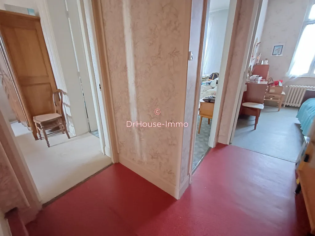 Entrée - Maison à Rénover avec Jardin et Garage à Proximité