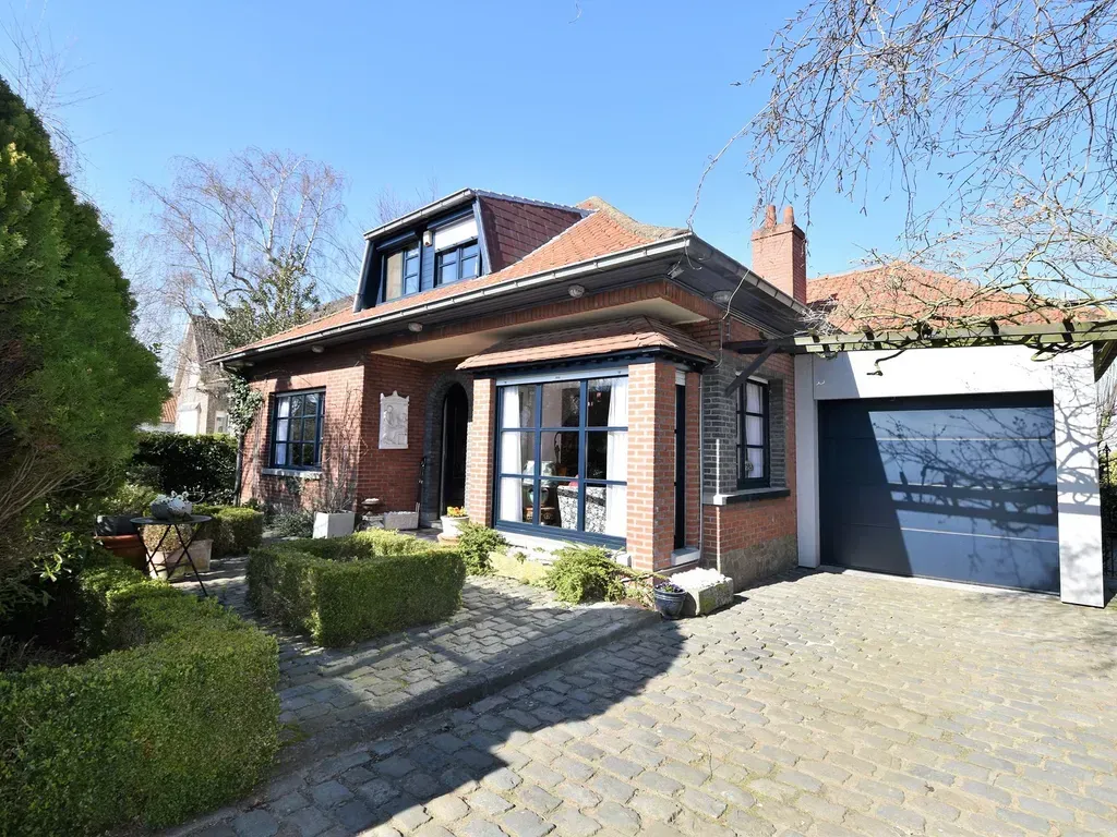 Exterior - Villa with Garden and Views in Menen
