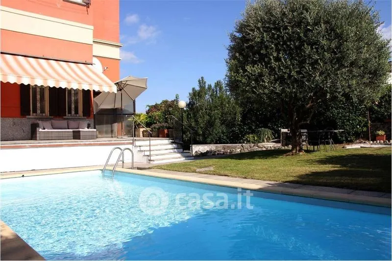 Piscine - Historic Villa with Private Pool in Pallanza